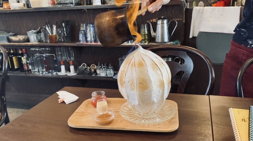 「燃えるかき氷が食べれるお店」のアイキャッチ画像